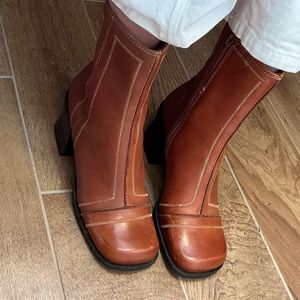 VINTAGE 1990s TWO LIPS 〰️ LEATHER SQUARE TOE BOOTS